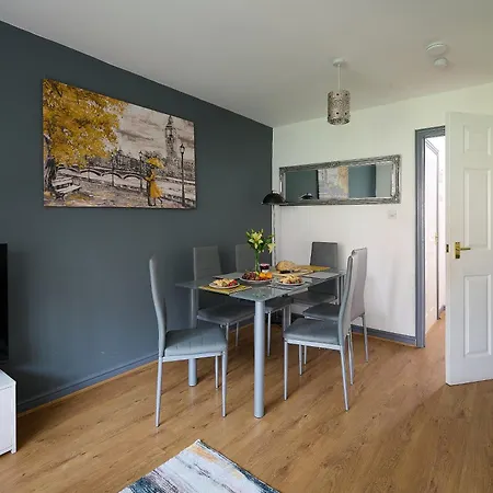 Apartman Nec Exhibitor Home, Near Airport