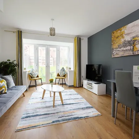 Apartman Nec Exhibitor Home, Near Airport