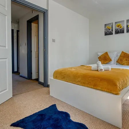 Apartman Nec Exhibitor Home, Near Airport *