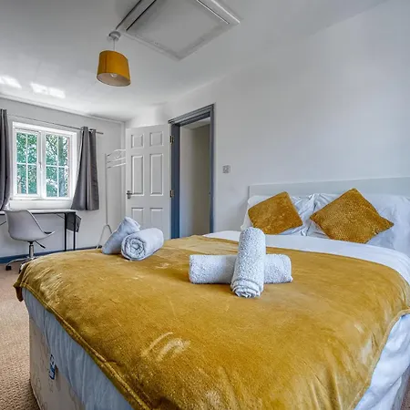 Apartman Nec Exhibitor Home, Near Airport *